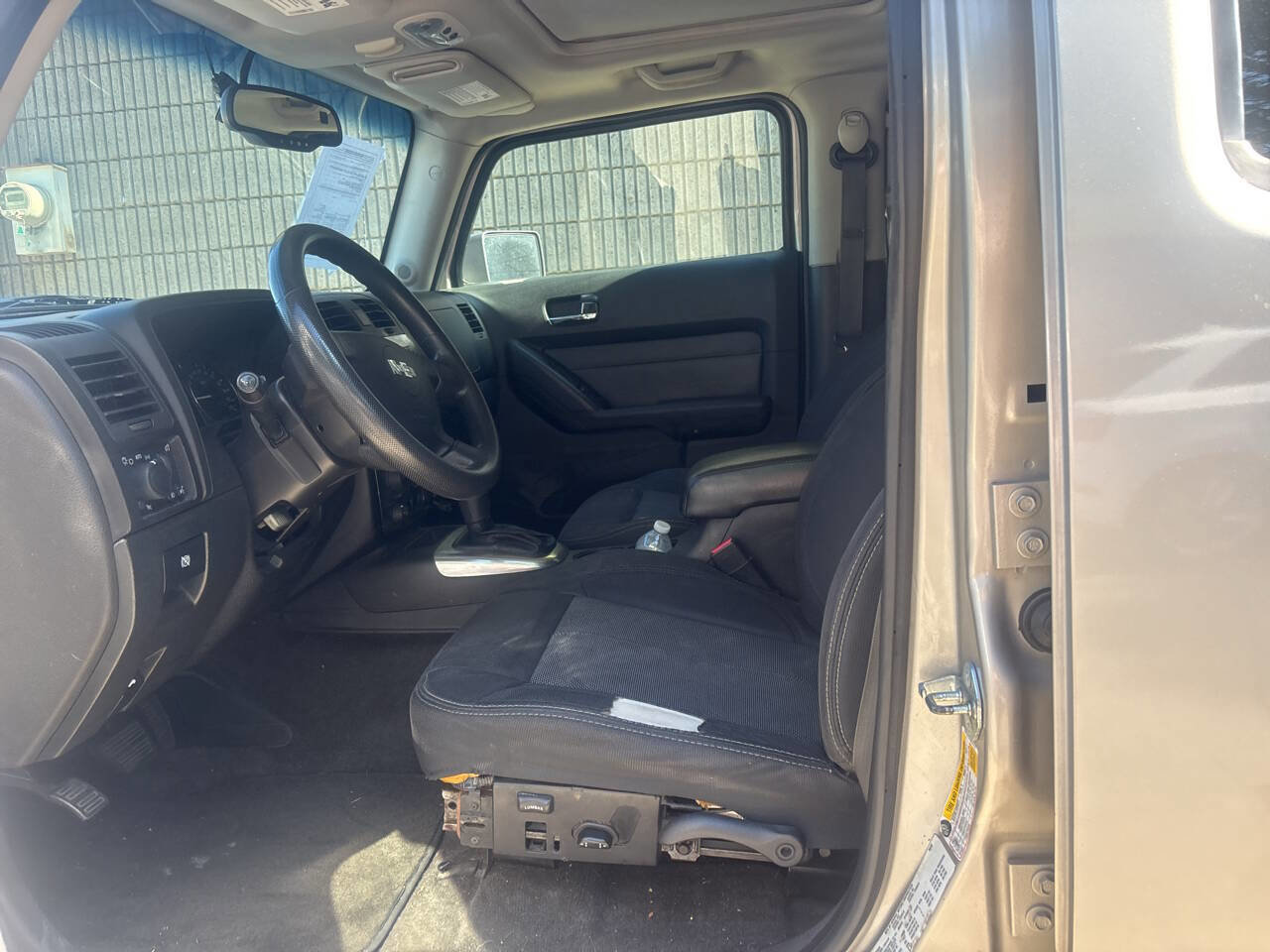 Used 2009 HUMMER H3 image 9