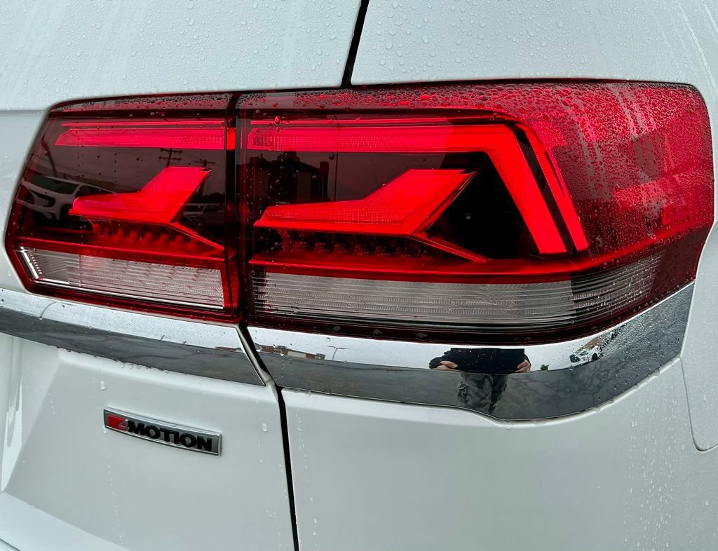 Used 2022 Volkswagen Atlas SEL Premium AWD/4WD image 16