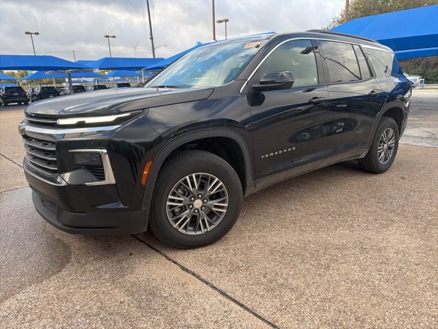 Used 2025 Chevrolet Traverse LT
