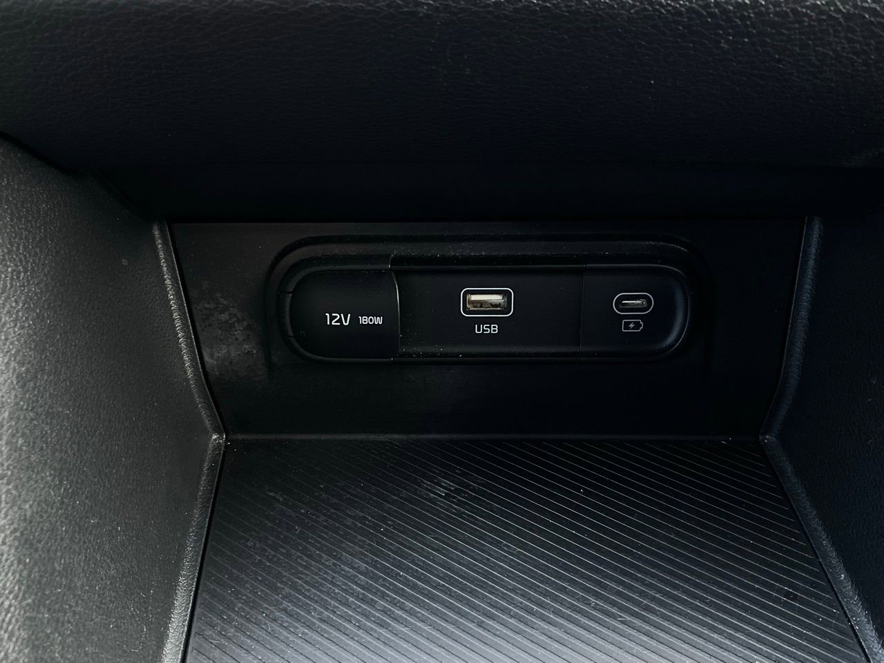 Used 2025 Kia Sportage LX image 24