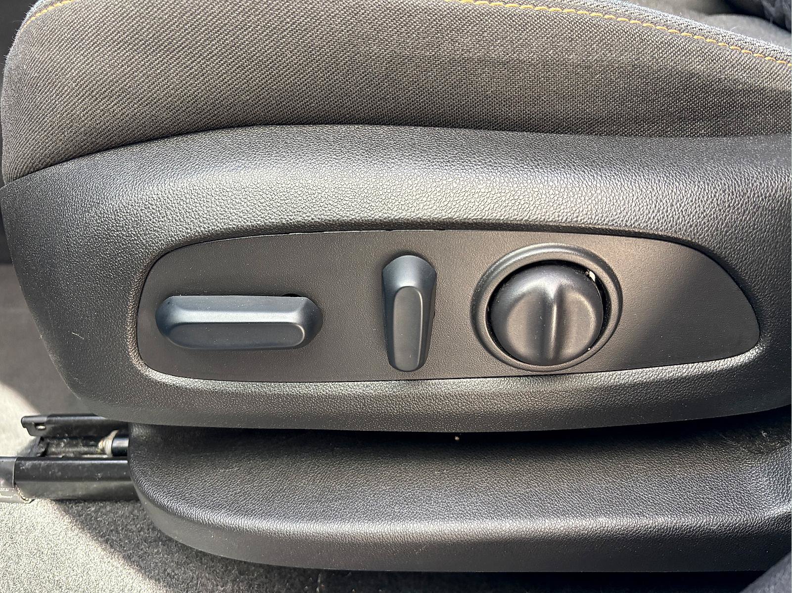 Used 2024 Chevrolet Equinox LT AWD/4WD image 16