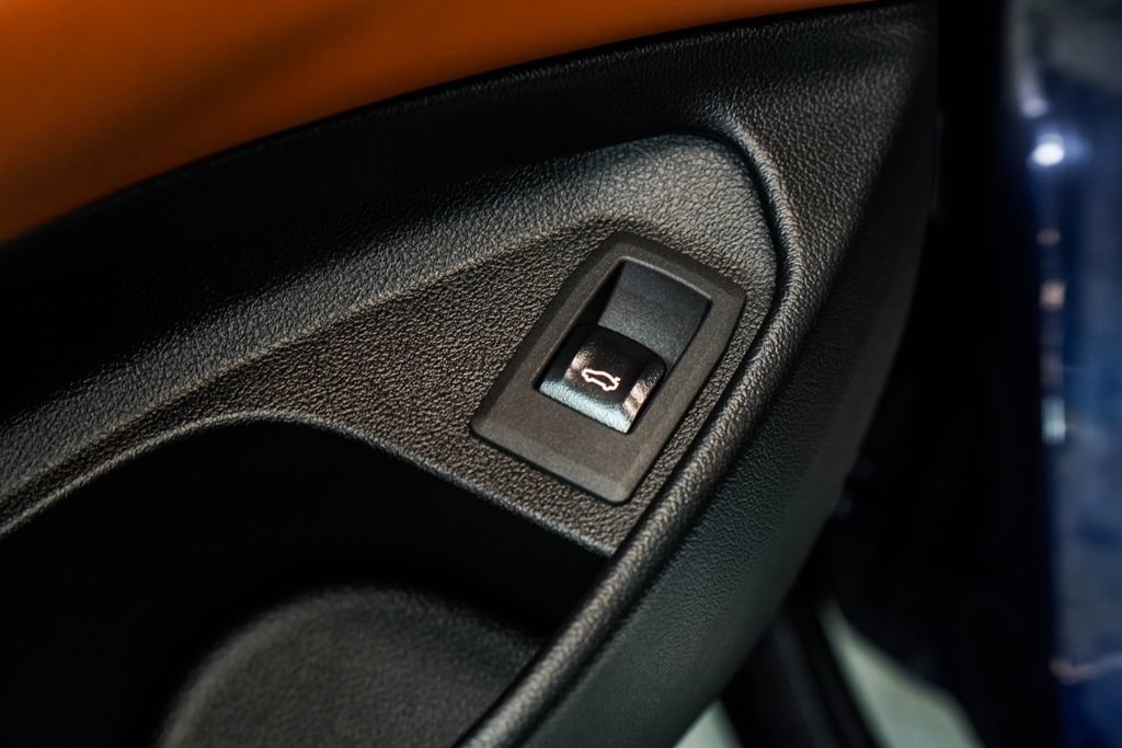 Used 2025 BMW M4 Competition RWD image 40
