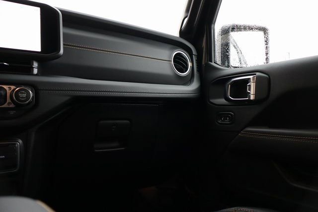 New 2026 Jeep Wrangler Unlimited Sahara AWD/4WD image 42