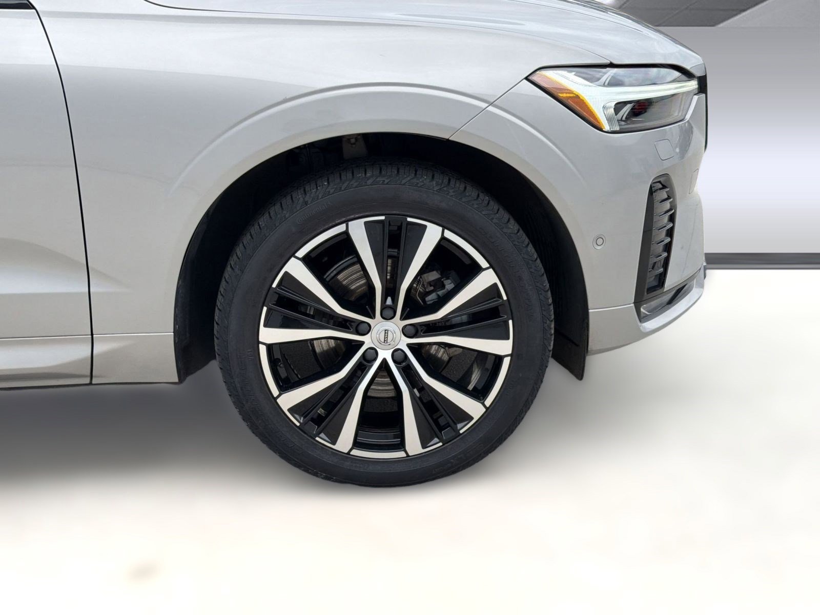 Used 2023 Volvo XC60 B5 Plus w/ Climate Package AWD/4WD image 11