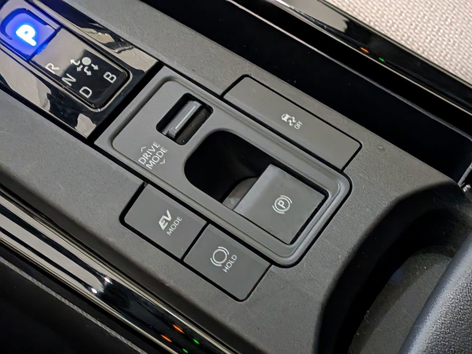 Used 2024 Toyota Prius LE image 23