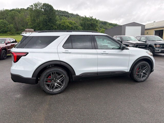 Used 2026 Ford Explorer ST-Line w/ ST-Line Street Pack AWD/4WD image 10