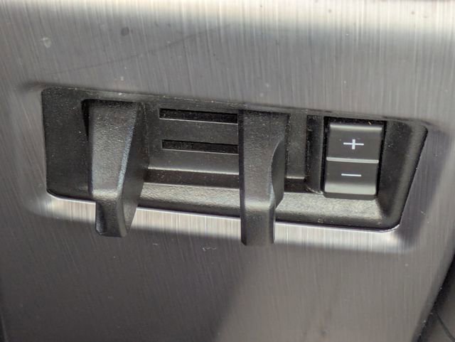 Used 2020 Ford Expedition Platinum image 30