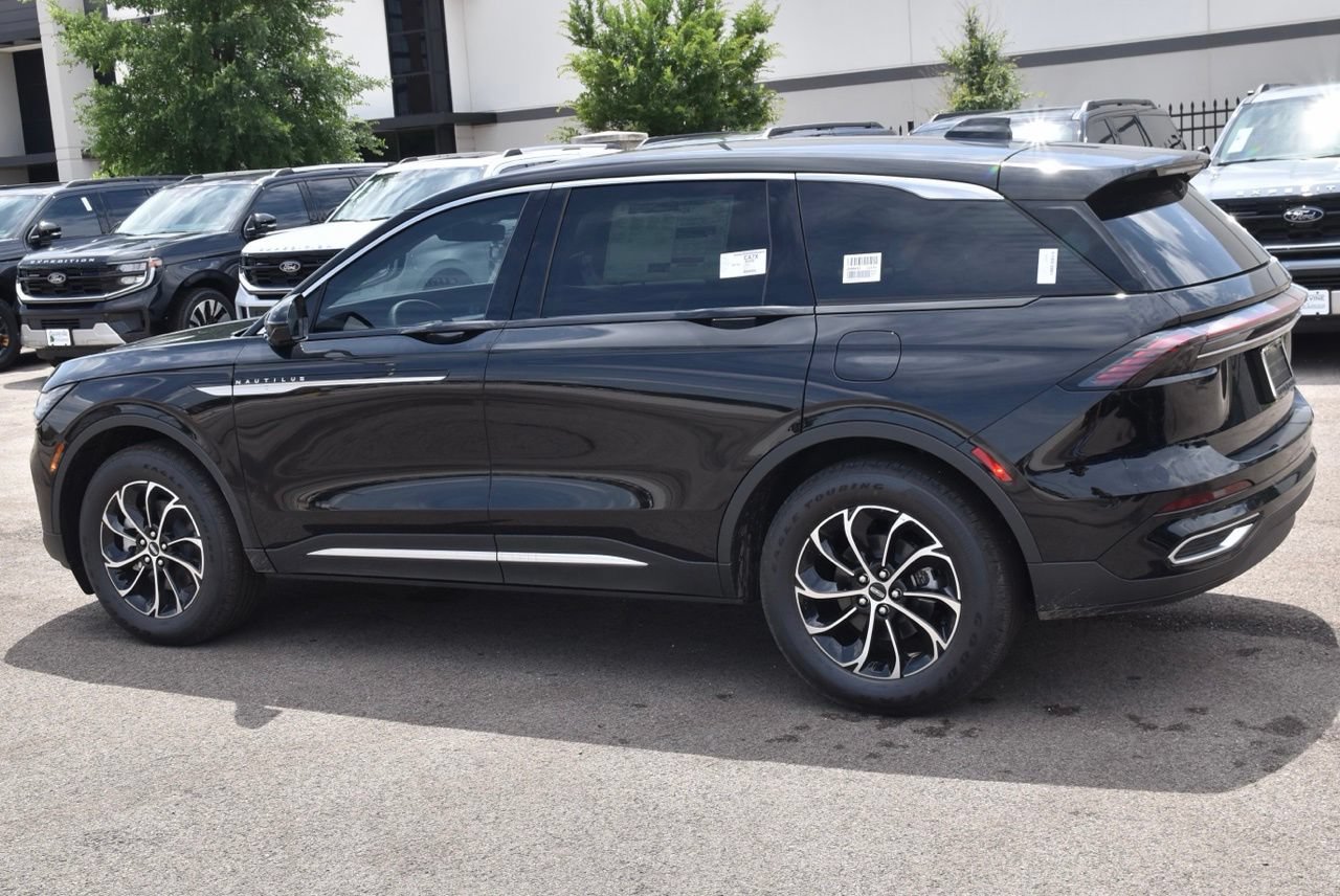 New 2026 Lincoln Nautilus Premier AWD/4WD image 10