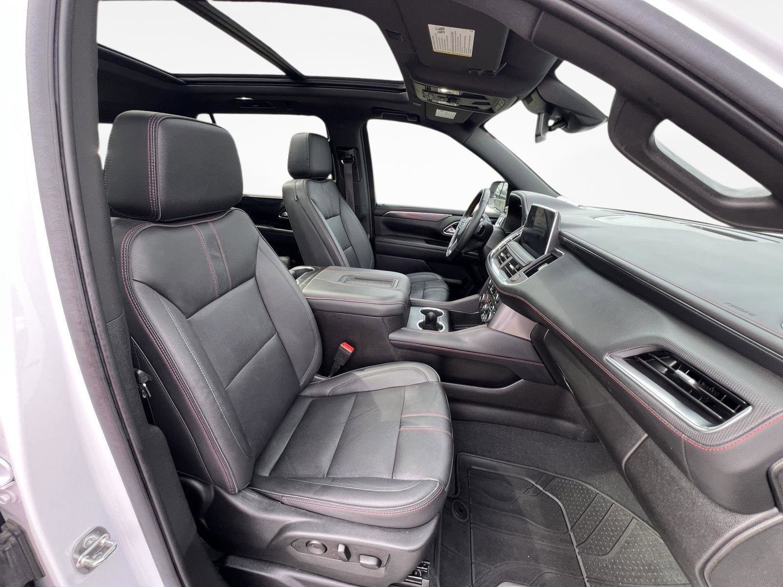 Used 2023 Chevrolet Suburban RST w/ Luxury Package image 30