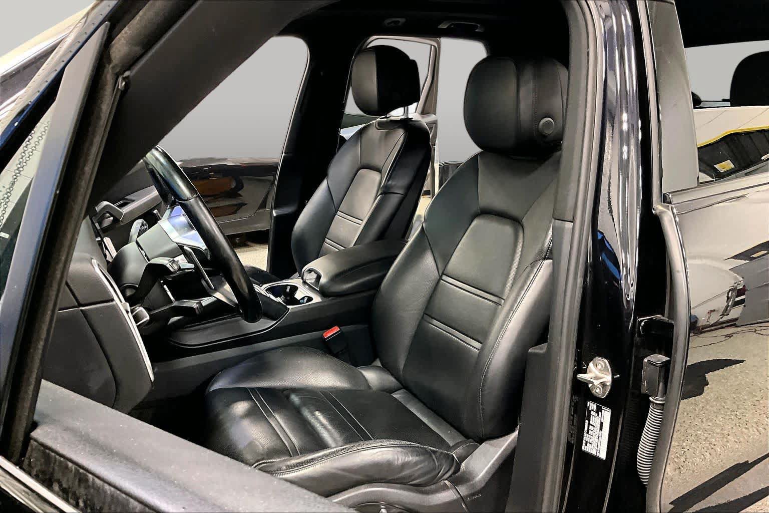 Used 2019 Porsche Cayenne S AWD/4WD image 8