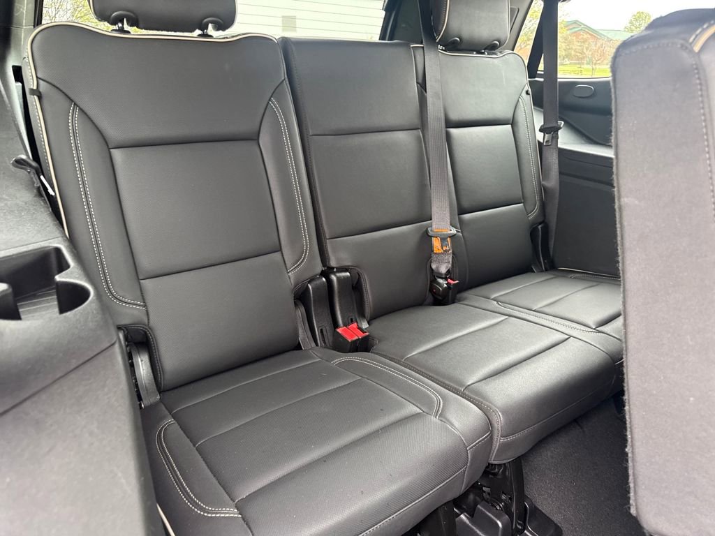 Used 2024 GMC Yukon SLT image 12