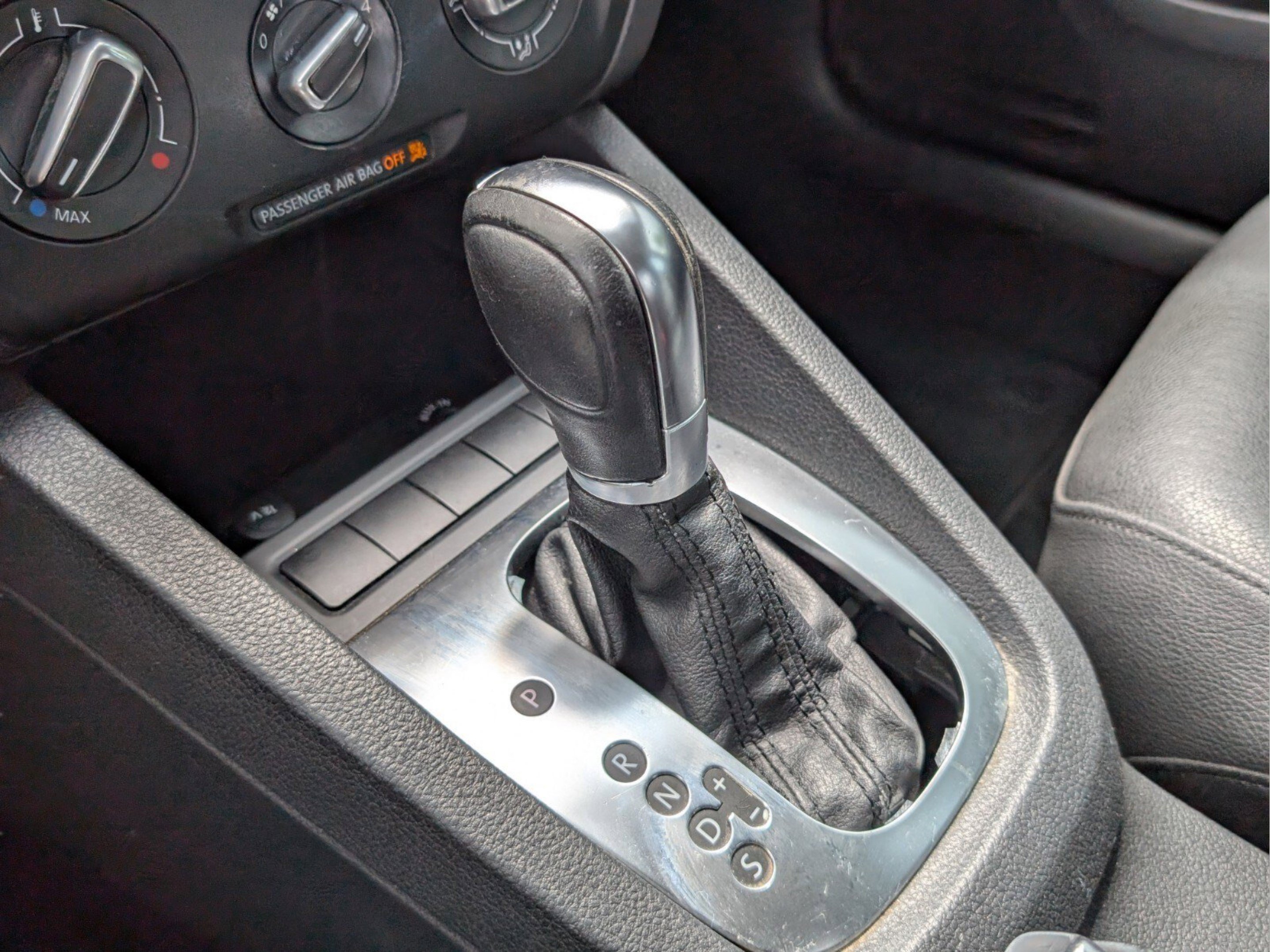 Used 2012 Volkswagen Jetta SE FWD image 38