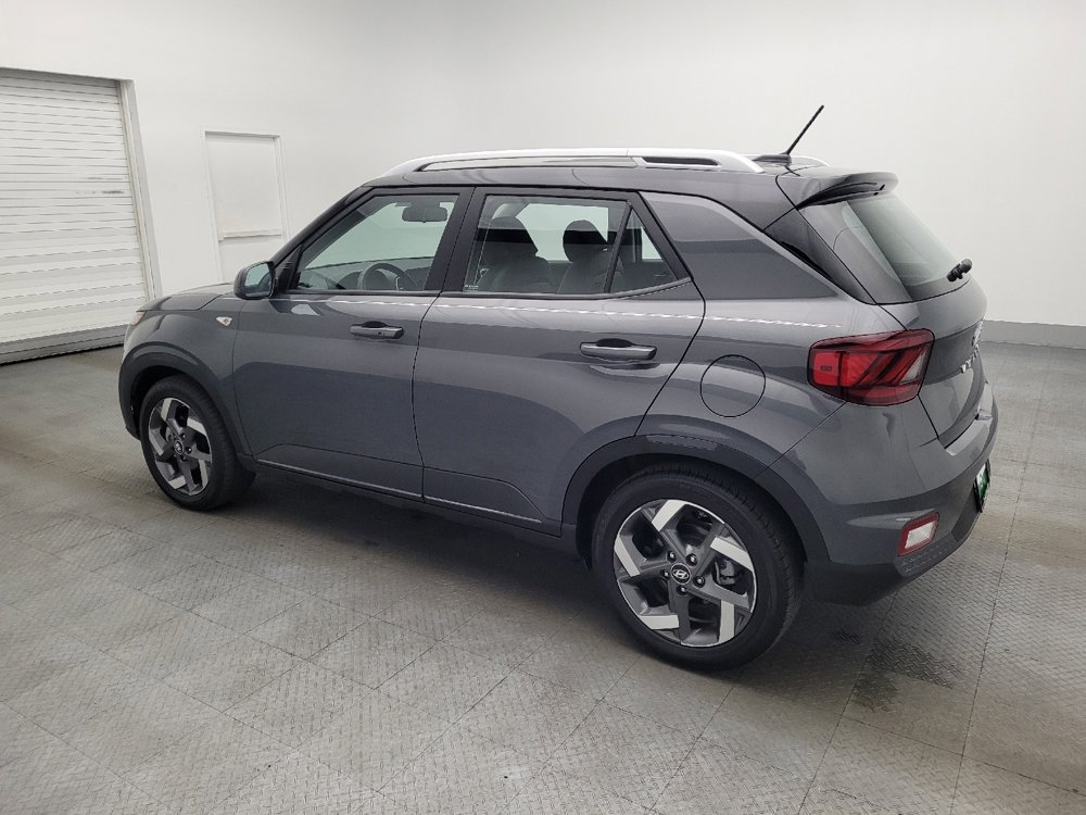 Used 2025 Hyundai Venue Limited image 3