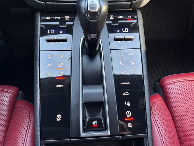 Used 2022 Porsche Macan image 23