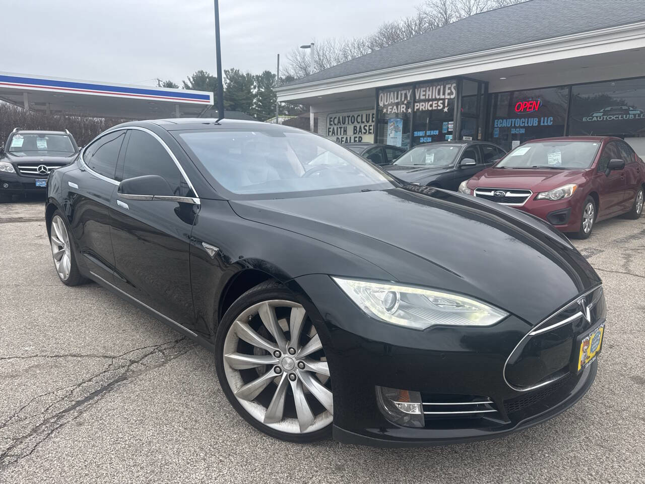 Used 2013 Tesla Model S Long Range RWD image 1