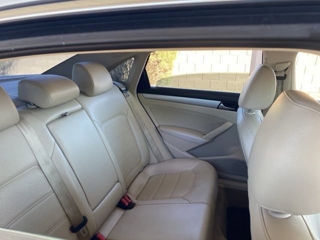 Used 2013 Volkswagen Passat TDI SE image 6