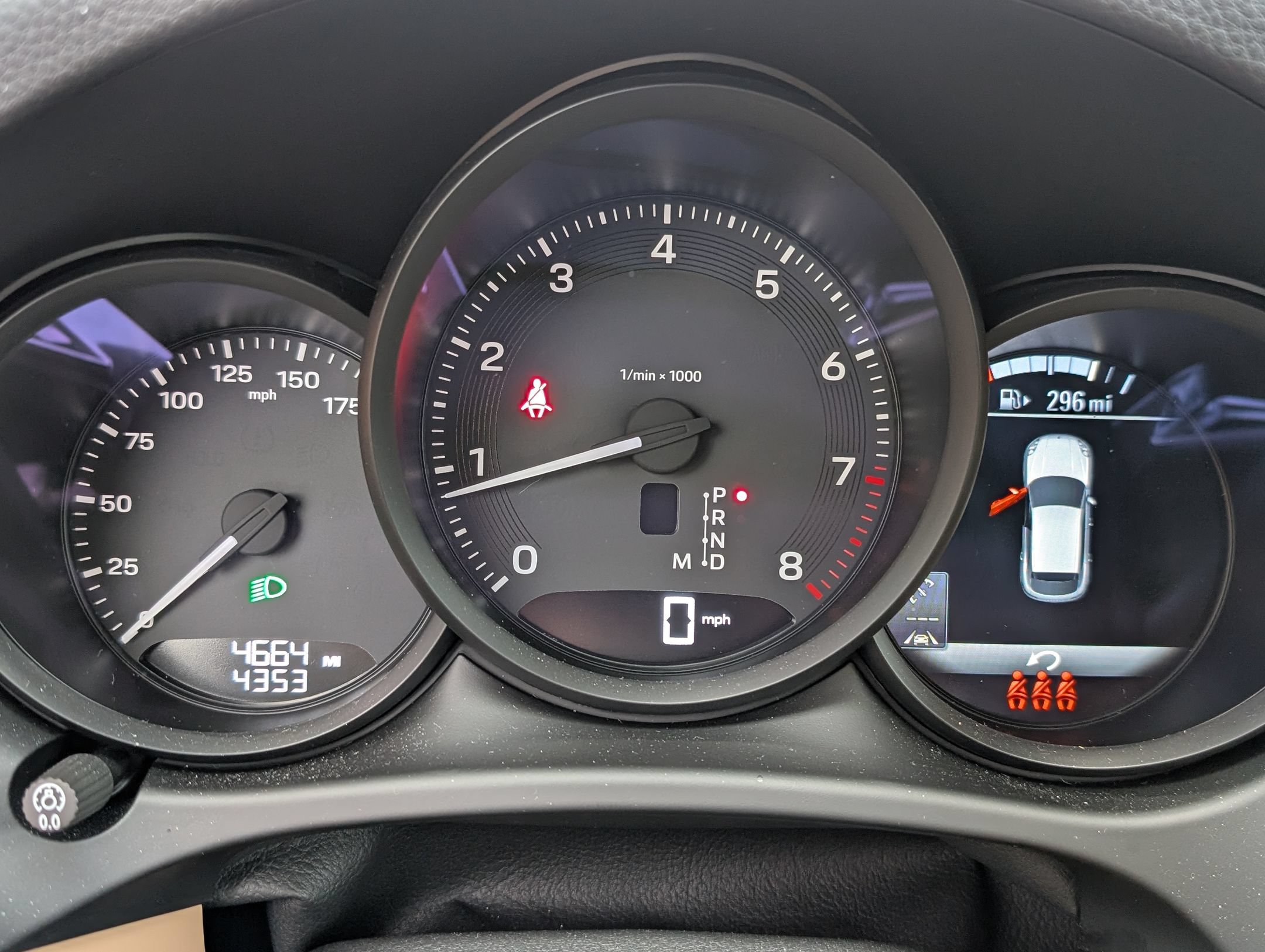 Certified 2025 Porsche Macan AWD/4WD image 31