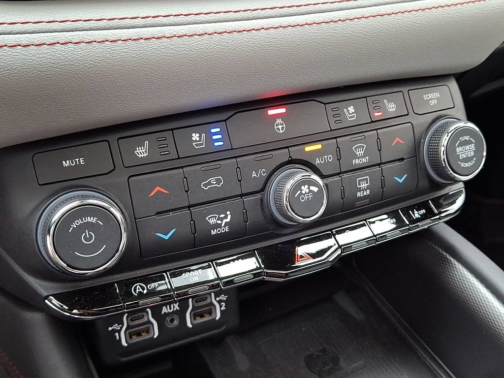 Used 2023 Dodge Durango GT AWD/4WD image 17