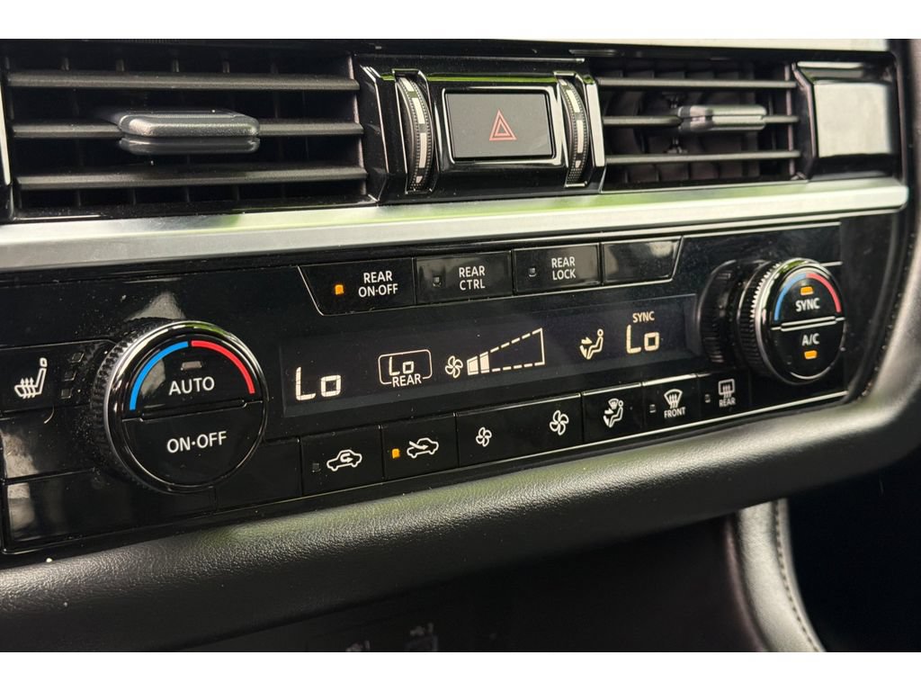 Used 2024 Nissan Pathfinder SV FWD image 24
