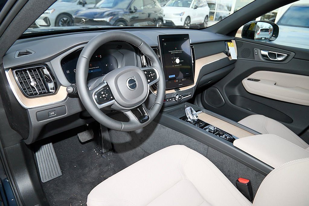 New 2026 Volvo XC60 B5 Plus w/ Protection Package Premier image 12