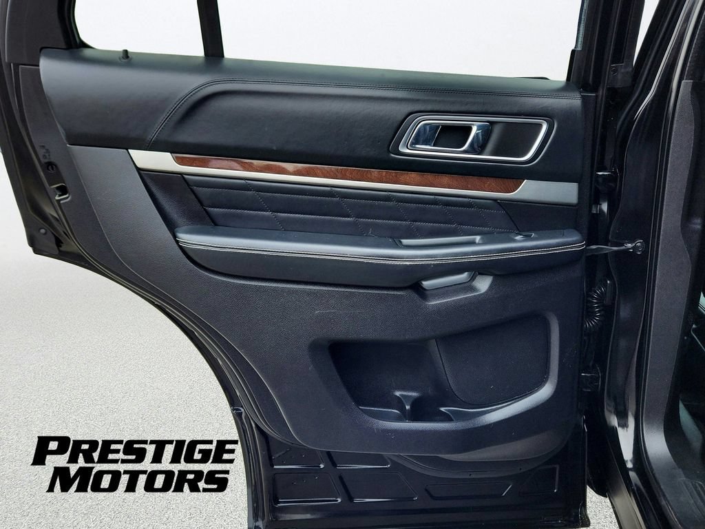 Used 2016 Ford Explorer Platinum AWD/4WD image 17