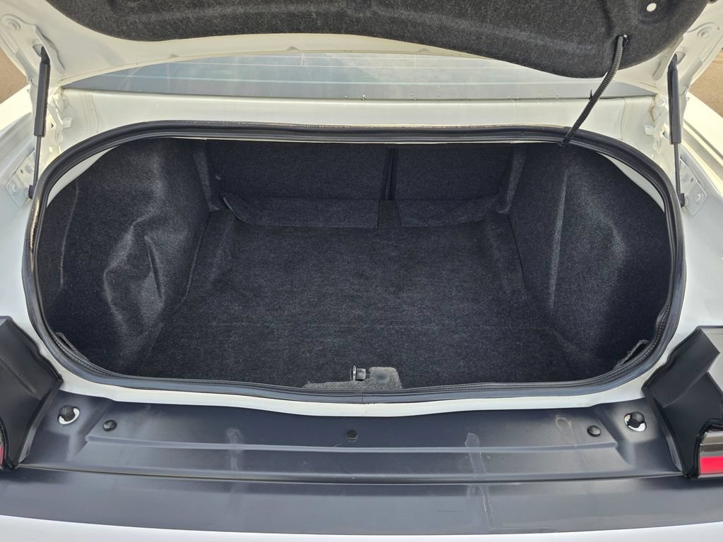 Used 2018 Dodge Challenger R/T w/ Blacktop Package RWD image 32