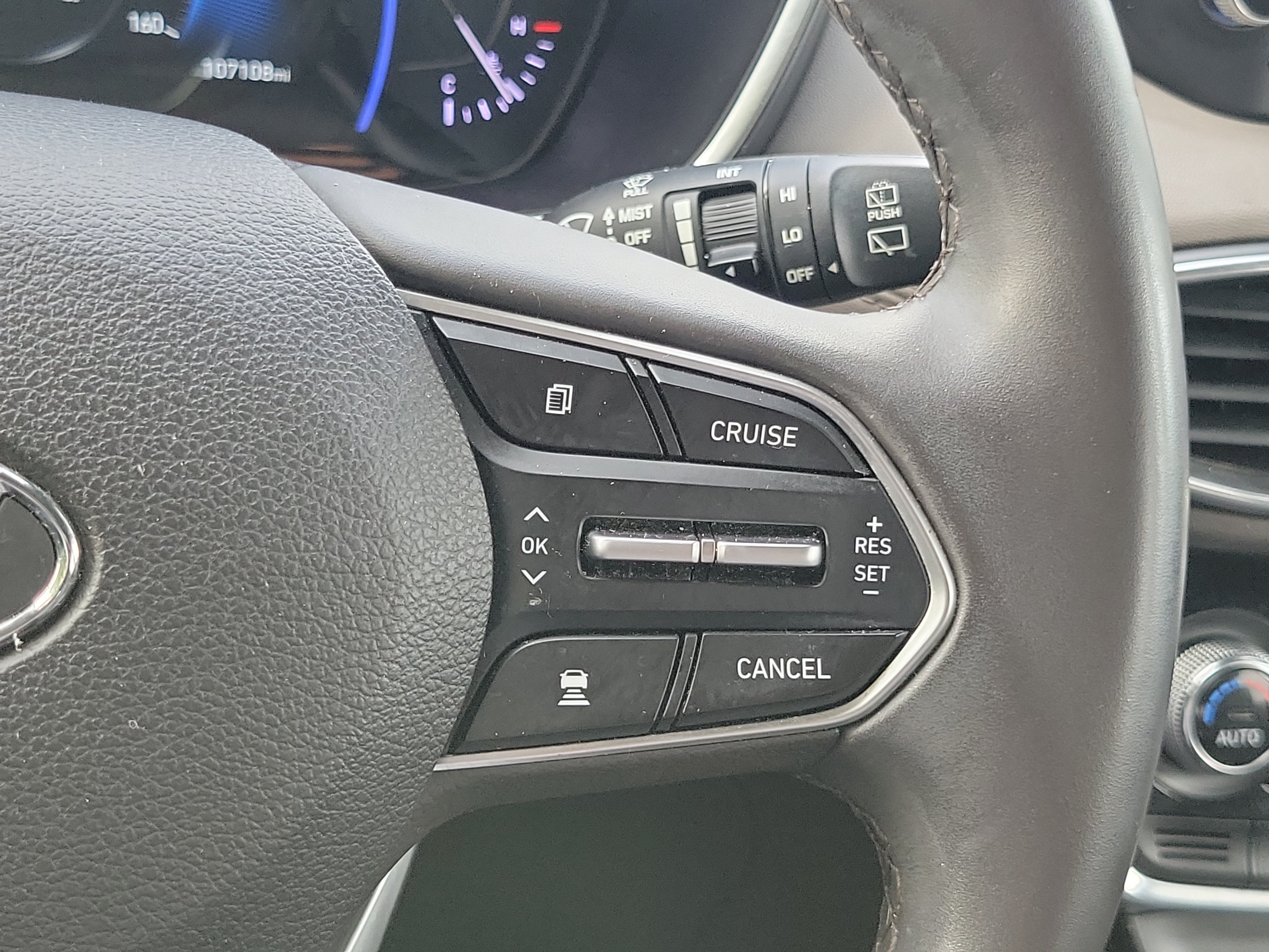 Used 2019 Hyundai Santa Fe SEL FWD image 26