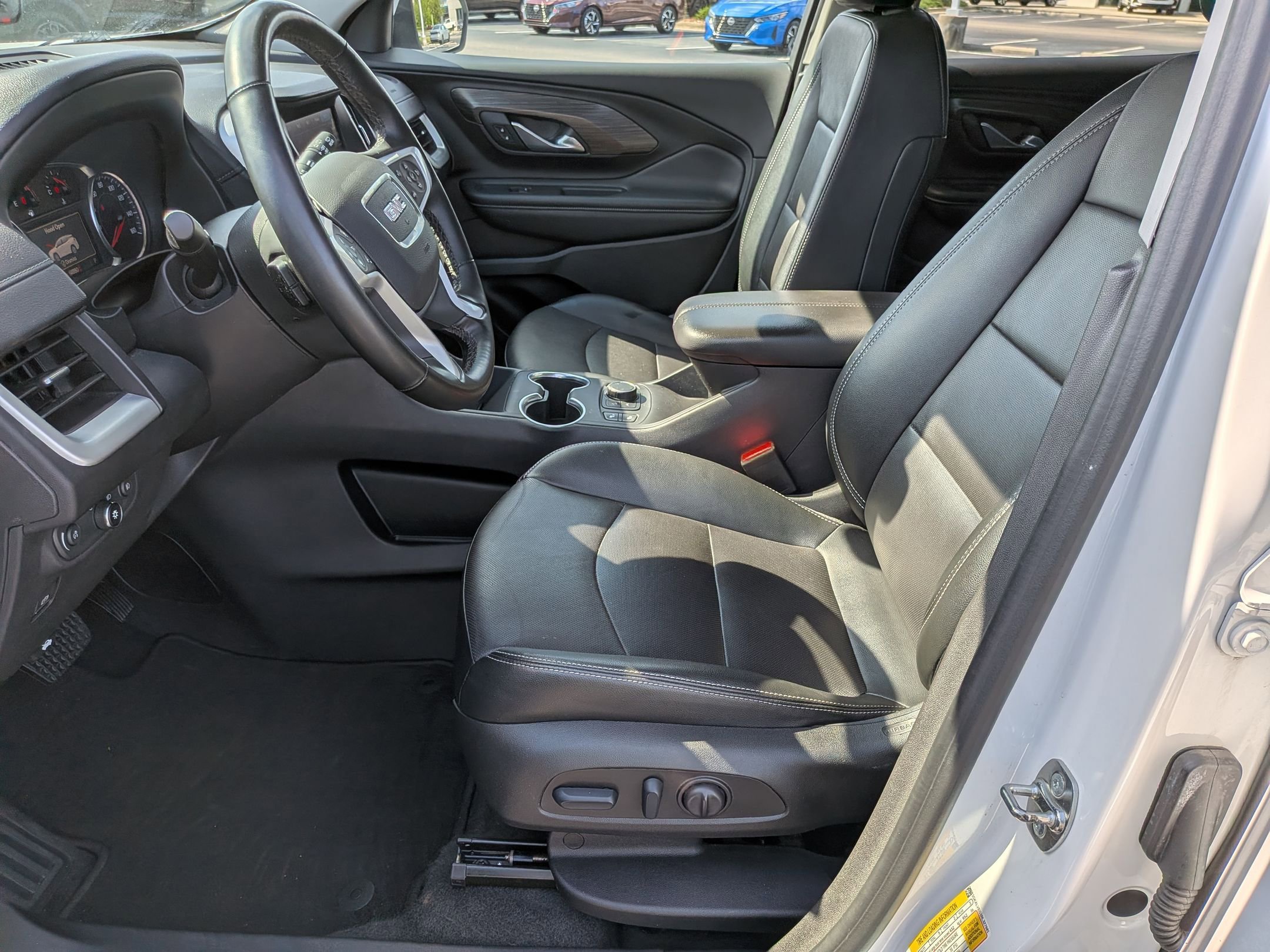 Used 2024 GMC Terrain SLT AWD/4WD image 14
