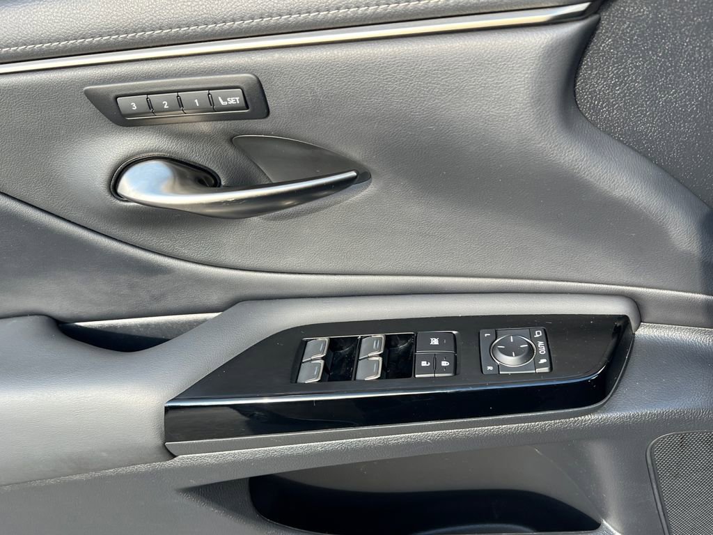 Used 2022 Lexus ES 350 w/ Premium Package image 13