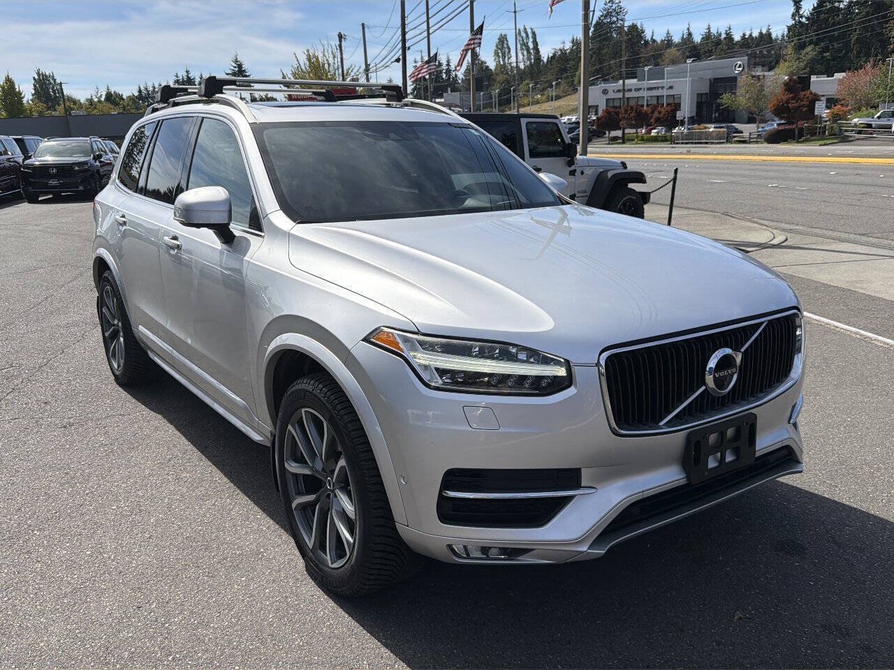 Used 2017 Volvo XC90 T6 Momentum w/ Vision Package AWD/4WD image 11