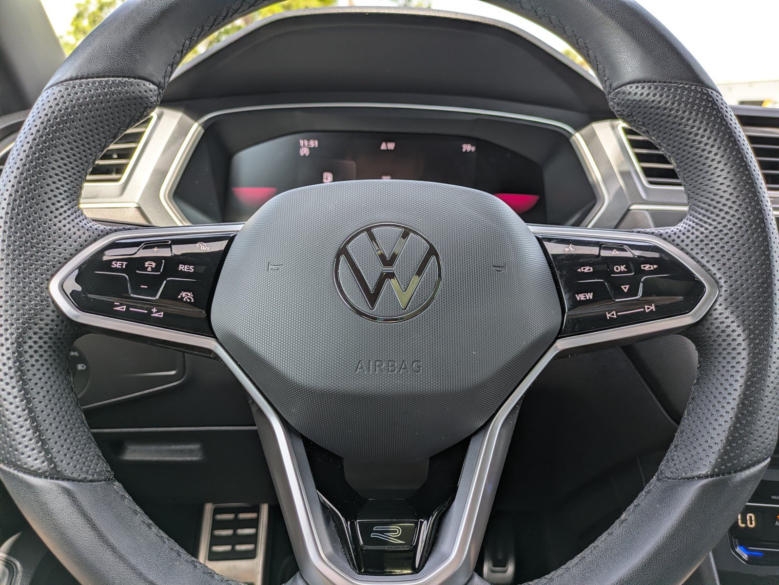Used 2024 Volkswagen Tiguan SE R-Line FWD image 24