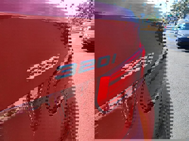 Used 2018 BMW 320i Sedan w/ Convenience Package image 11