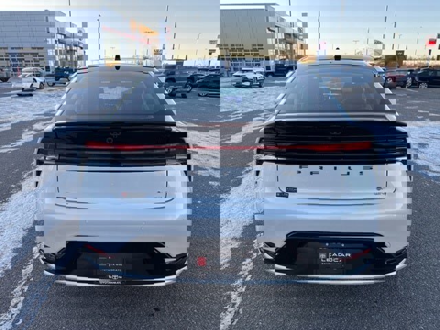 Used 2025 Toyota Prius XLE image 10