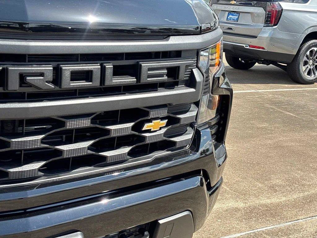 New 2026 Chevrolet Silverado 1500 Custom RWD image 4
