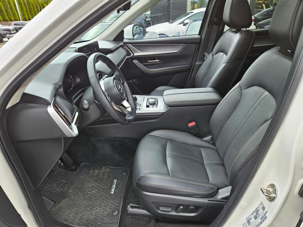 Certified 2024 MAZDA CX-90 Plug-In Hybrid w/ Preferred AWD/4WD image 12