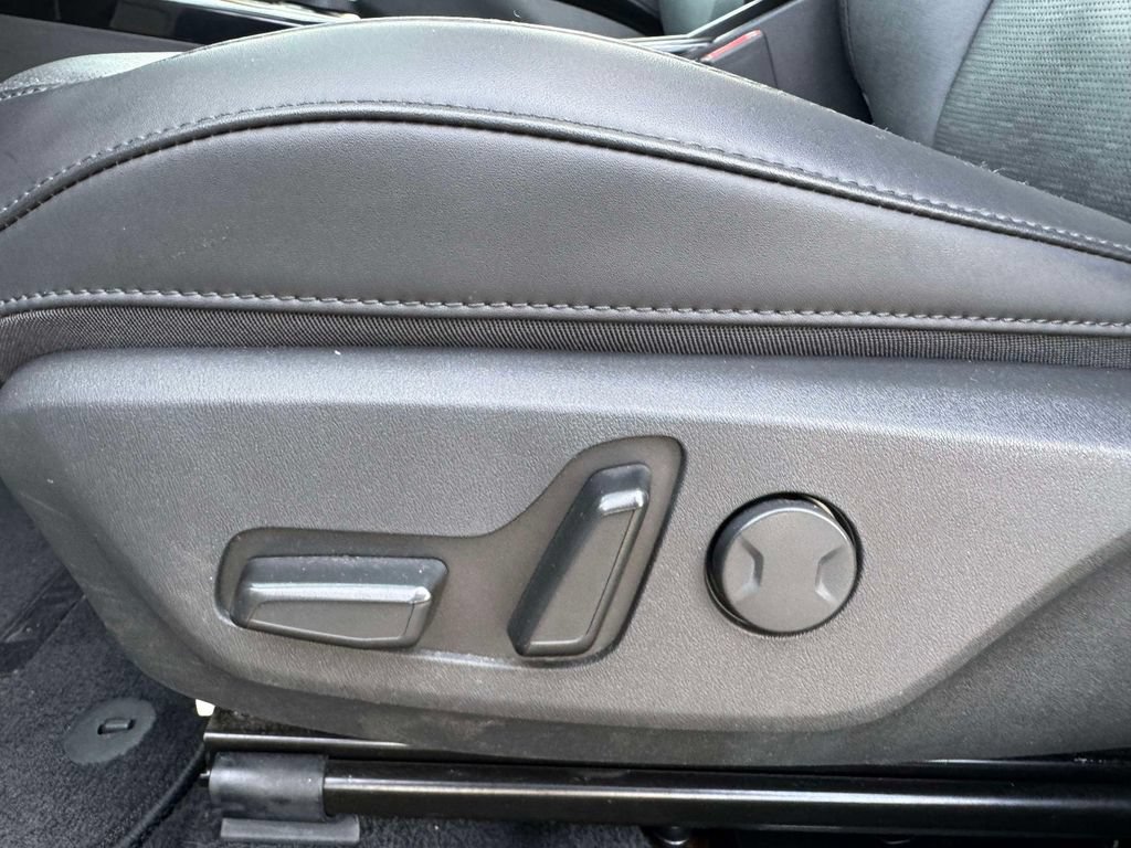 Certified 2025 Kia Niro Wave w/ Wave Preserve Package FWD image 19