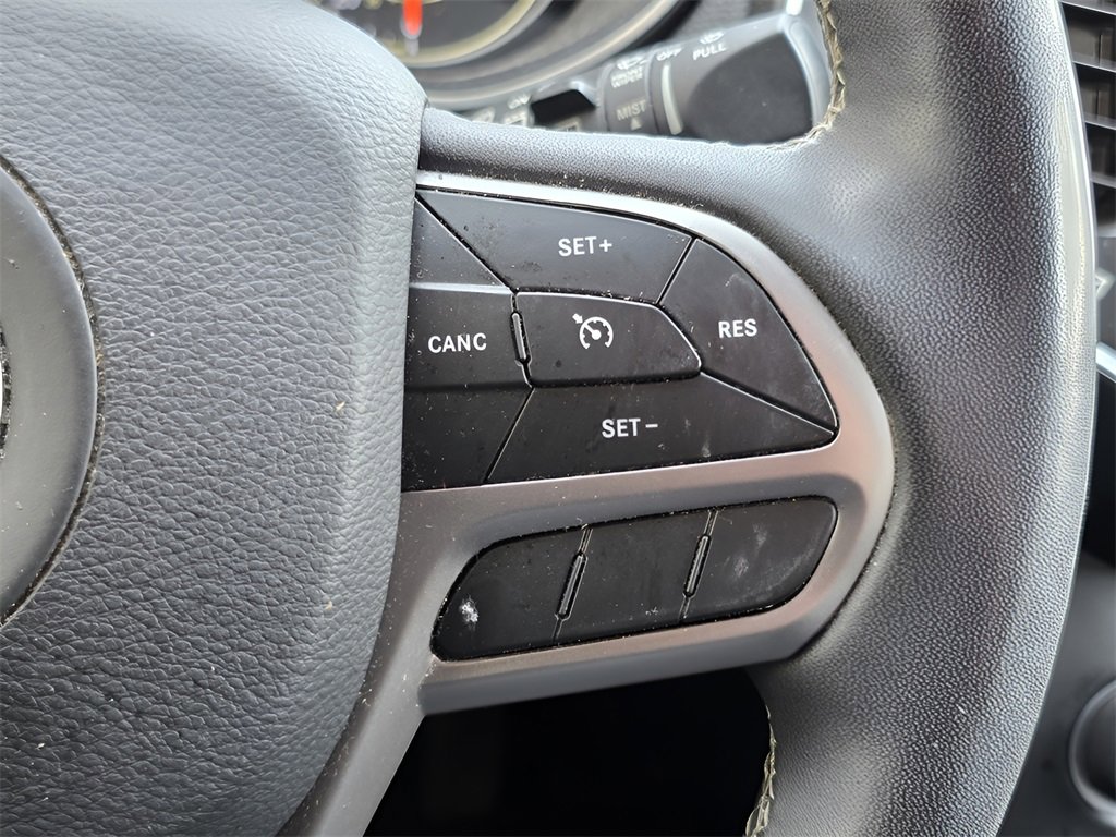 Used 2021 Jeep Cherokee Latitude Lux 80th Anniv w/ Quick Order Package 26U 80TH image 28