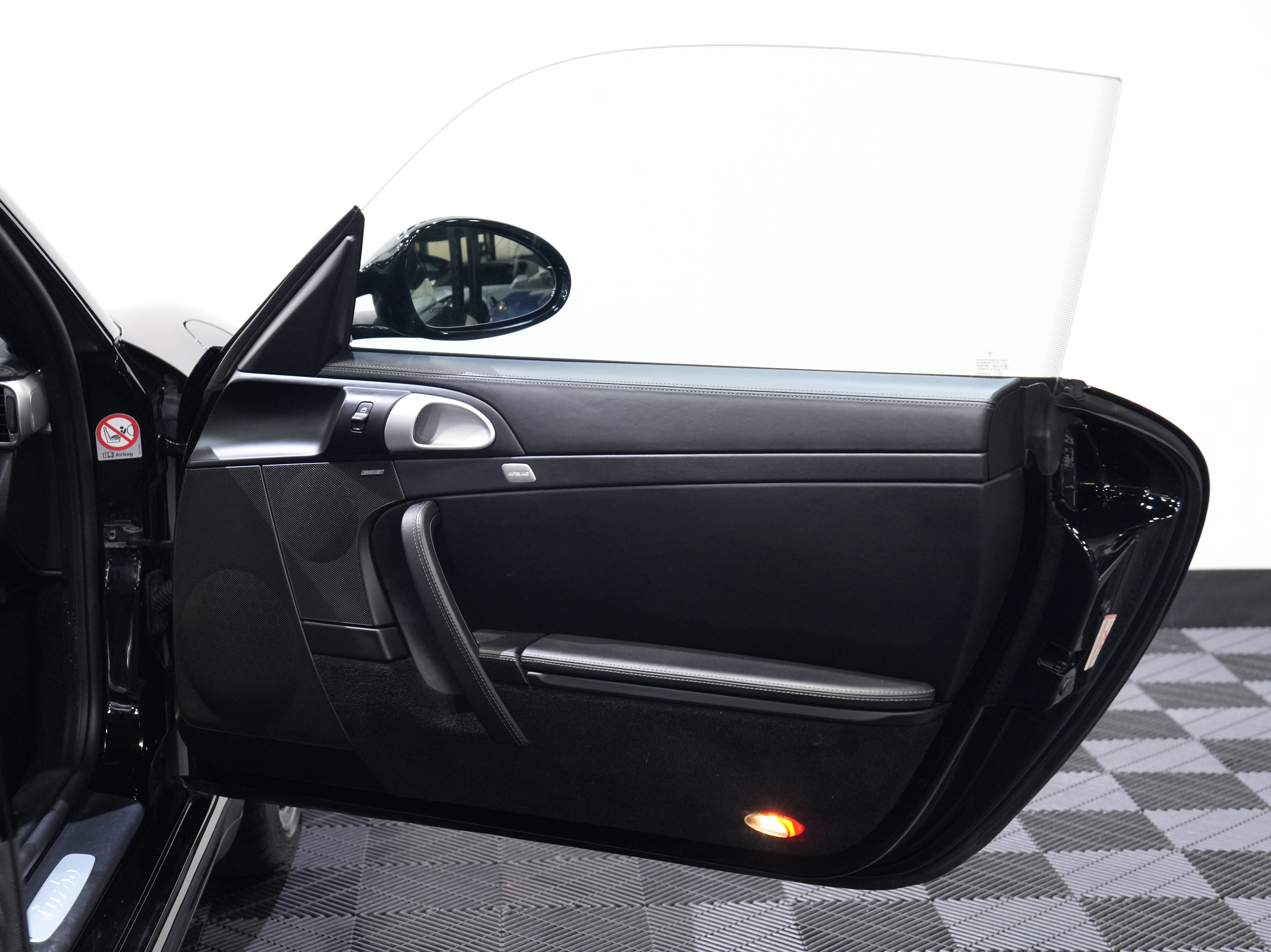 Used 2013 Porsche 911 4 Coupe AWD/4WD image 23