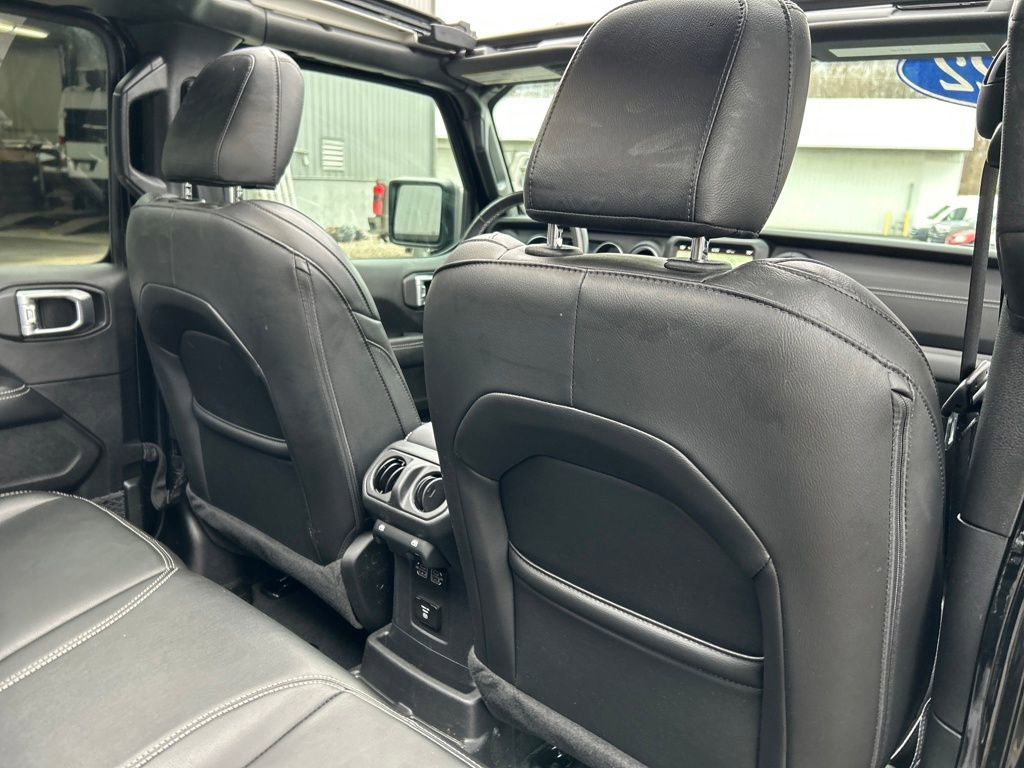 Used 2022 Jeep Wrangler Unlimited Sahara w/ Cold Weather Group AWD/4WD image 33