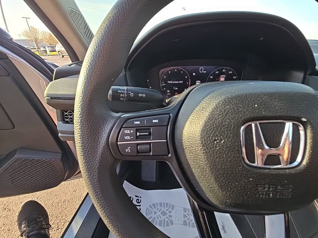 Used 2025 Honda Accord SE image 16