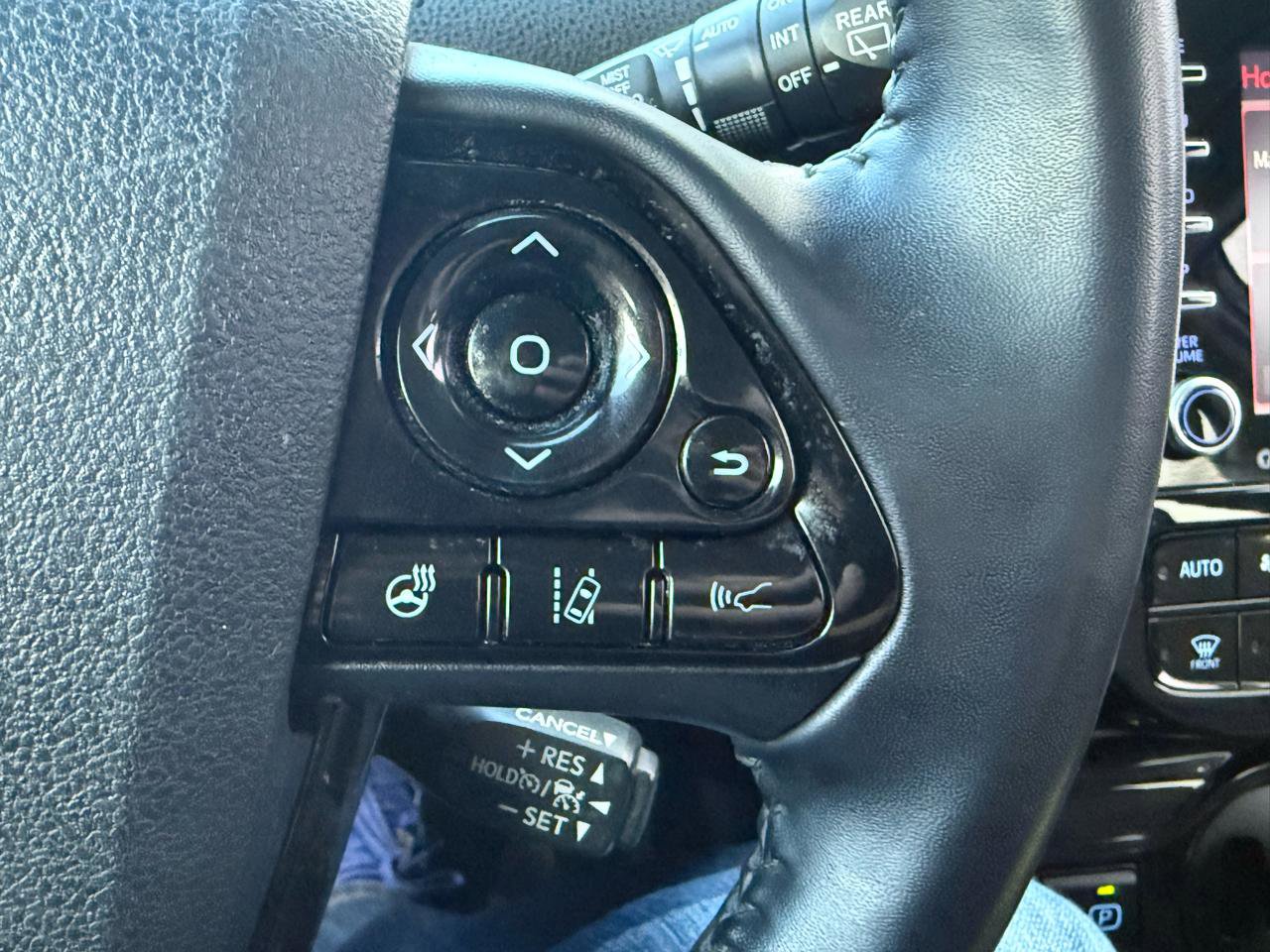 Used 2021 Toyota Prius XLE image 9