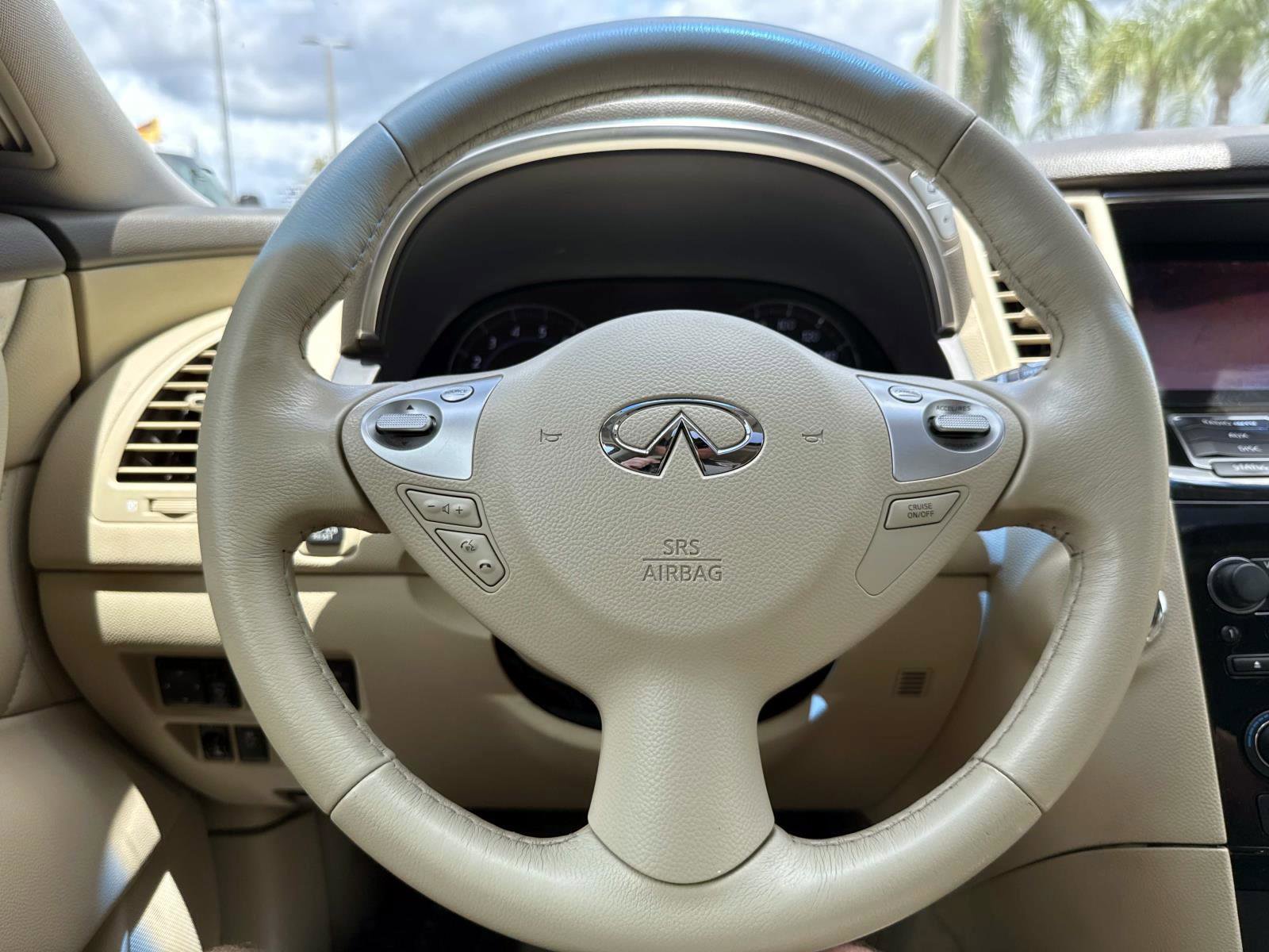 Used 2017 INFINITI QX70 2WD image 30