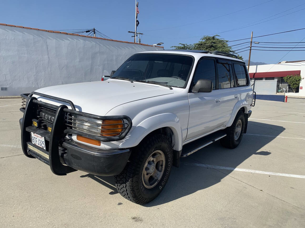 Used 1991 Toyota Land Cruiser Base AWD 4dr SUV image 2