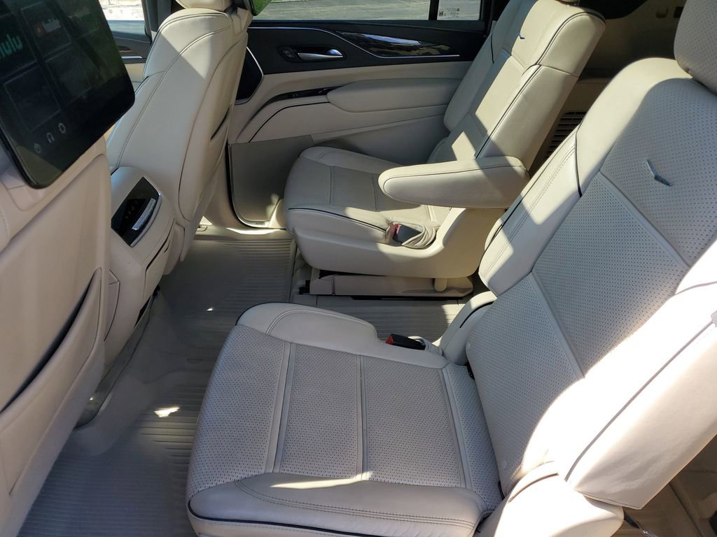 Used 2023 Cadillac Escalade ESV Premium Luxury w/ LPO, Radiant Package AWD/4WD image 27