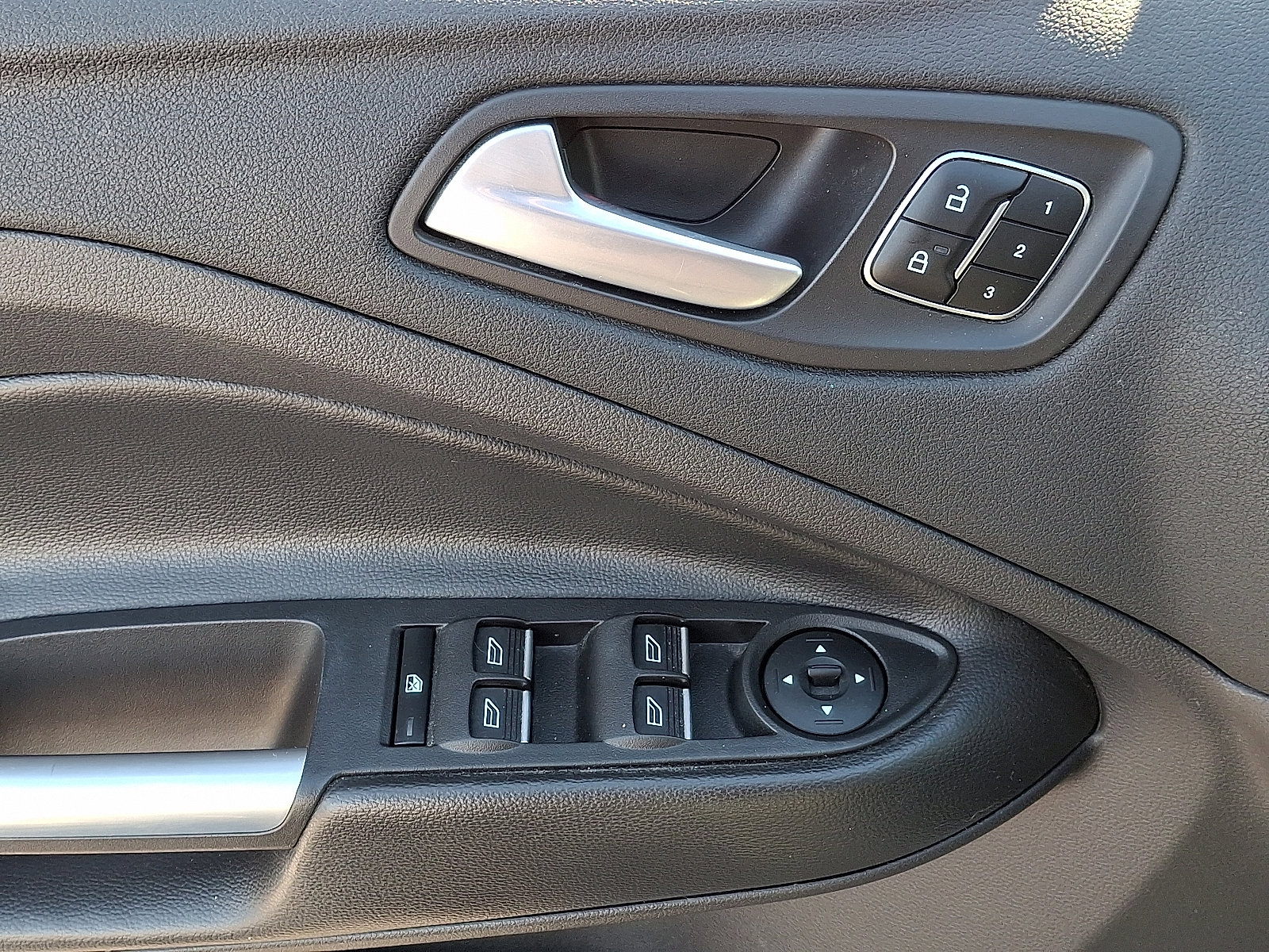 Used 2017 Ford Escape Titanium w/ Equipment Group 301A image 10