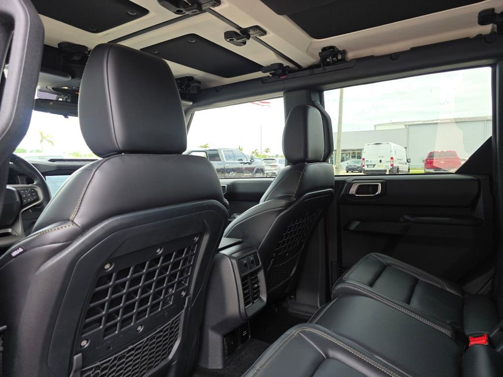 Used 2025 Ford Bronco Badlands w/ Sasquatch Package AWD/4WD image 23
