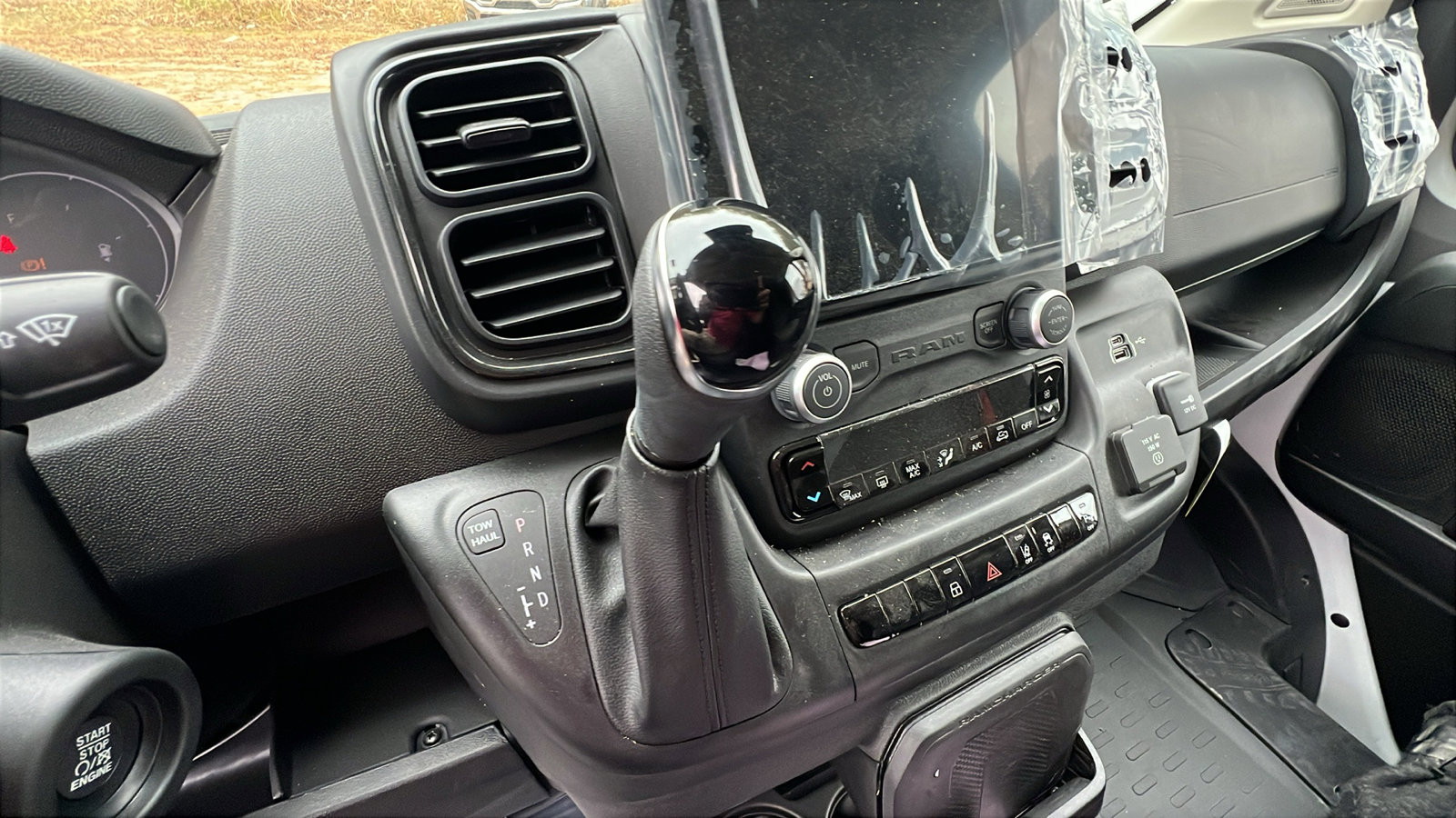 Used 2025 RAM ProMaster 2500 w/ Premium Convenience Group image 26