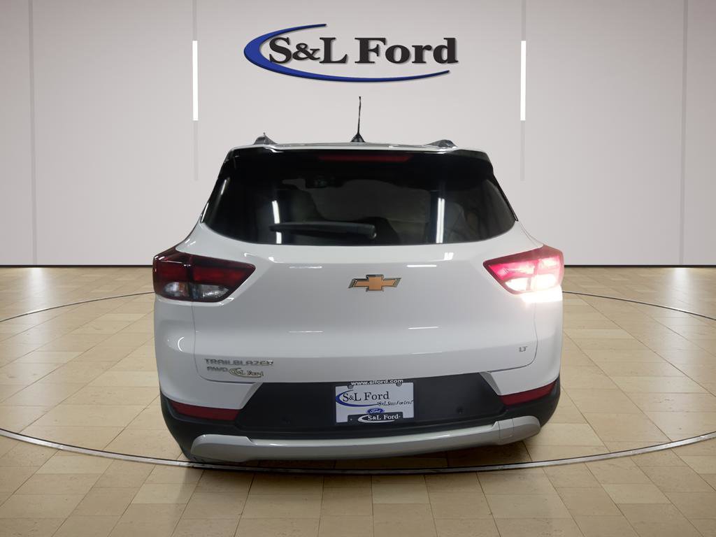 Used 2025 Chevrolet TrailBlazer LT w/ Driver Confidence Package image 5