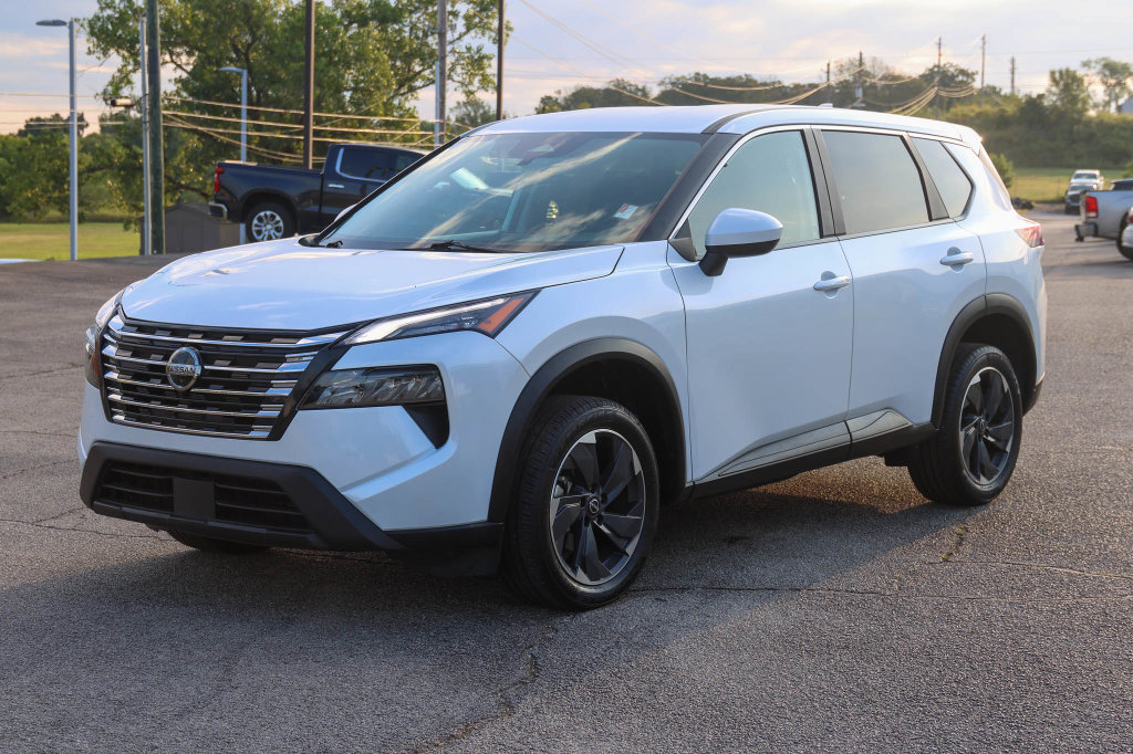 Used 2025 Nissan Rogue SV FWD image 6