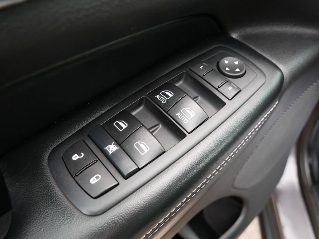 Used 2017 Jeep Grand Cherokee Limited w/ Trailer Tow Group IV AWD/4WD image 19